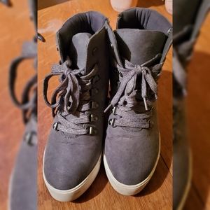Sugar Kairu Midtop Sneaker